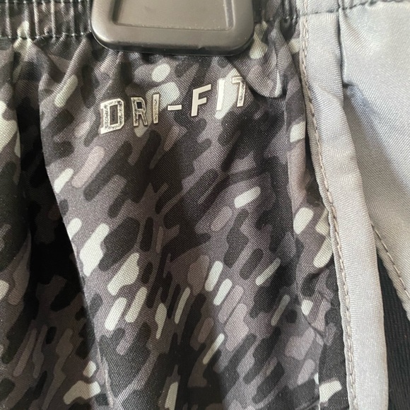 Nike Dri-Fit Running Shorts - Picture 9 of 10